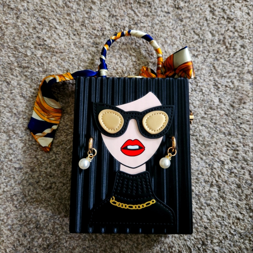 Ladyface Handbag 3d with chain, new